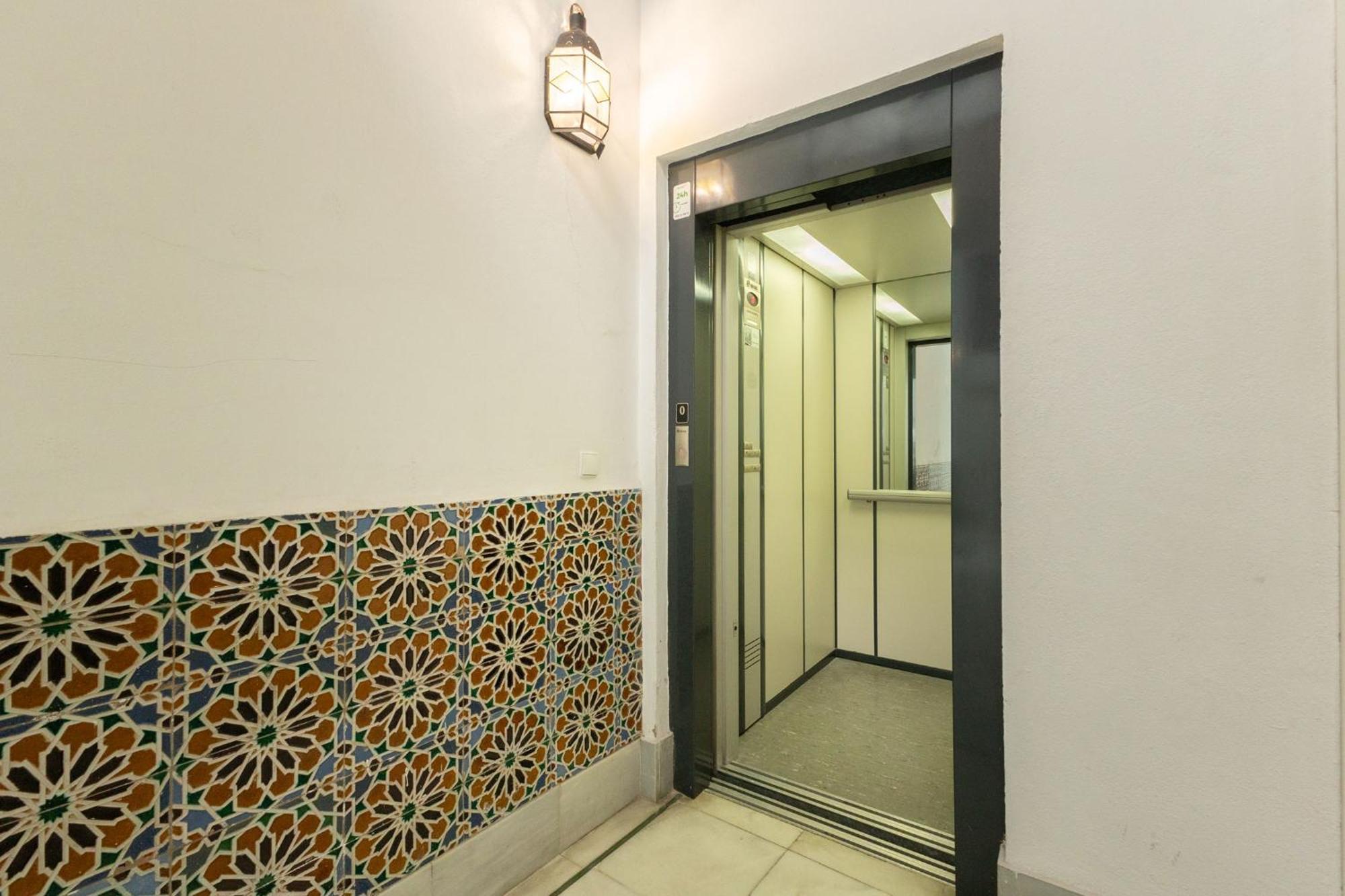Charming 2 Bedroom Boutique Triplex Apartment With Private Terrace At Seville City Center By Ocityzen Dış mekan fotoğraf